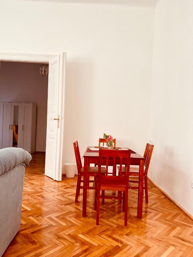 Apartment Friends Central Oradea Ngoại thất bức ảnh