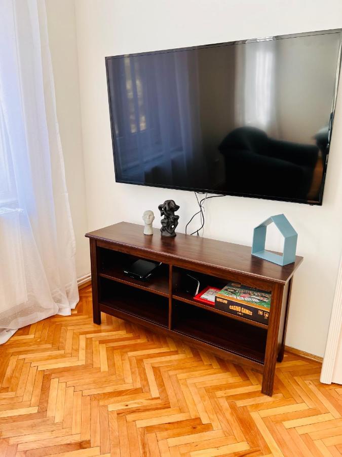 Apartment Friends Central Oradea Ngoại thất bức ảnh