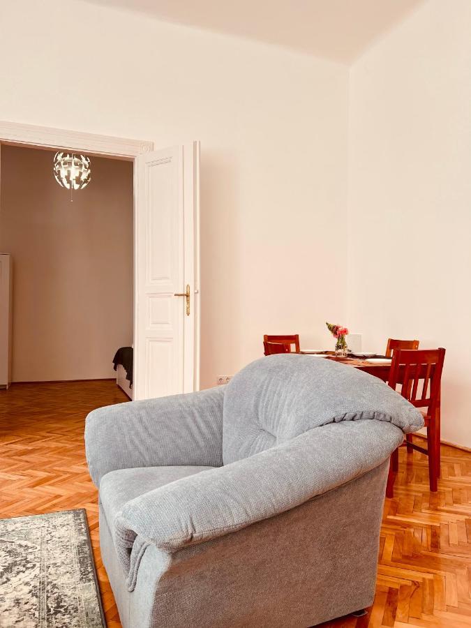 Apartment Friends Central Oradea Ngoại thất bức ảnh